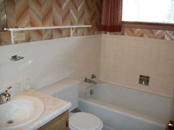 5th image of 111 N Washington St APT 7
