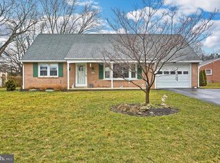 6079 Sundra Cir, East Petersburg, PA 17520