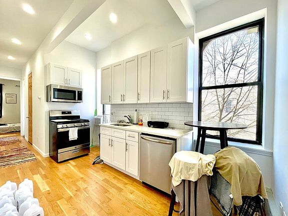 3rd image of 203 Irving Ave APT 3L