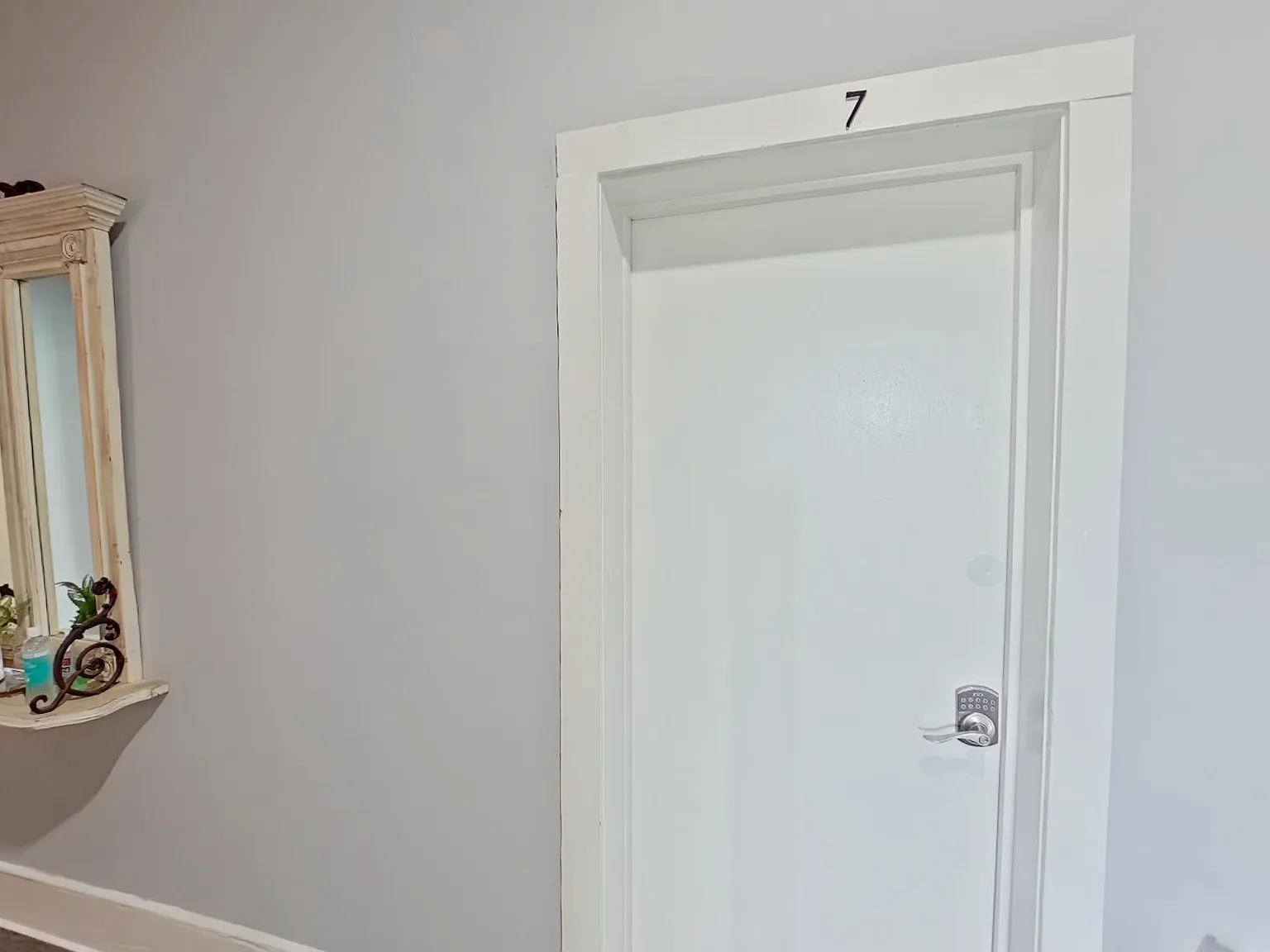 4 bed, 6.0 bath, 2115 sqft, $1,525 — Photo 2