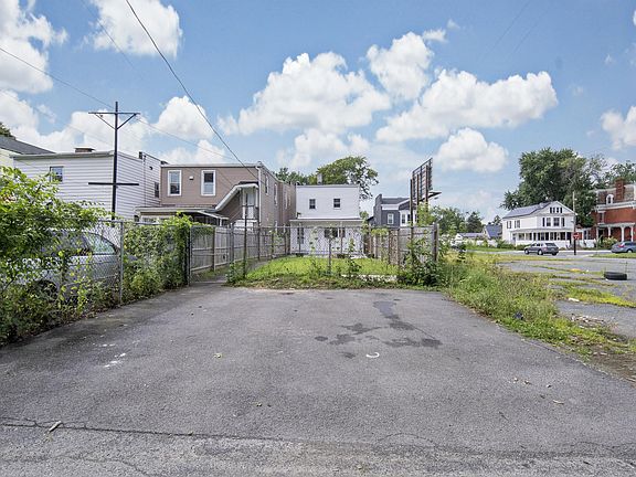 4th image of 690 2nd Ave