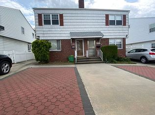 16350 22nd Ave, Whitestone, NY 11357