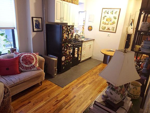 4th image of 19 Bedford St APT 3B