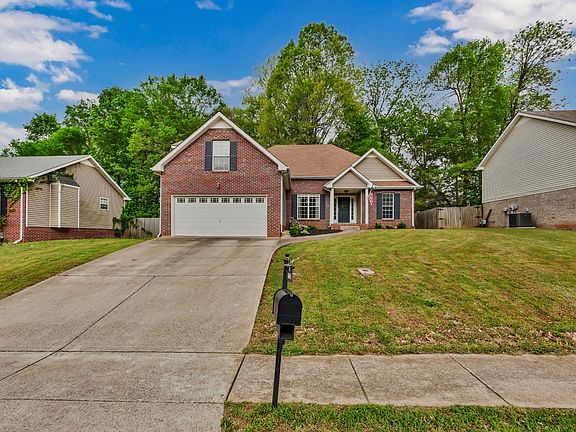 3rd image of 1604 Cedar Springs Cir