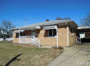 325 Charles St, Pekin, IL