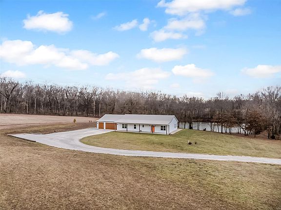3rd image of 55 Big Lead Creek Ln