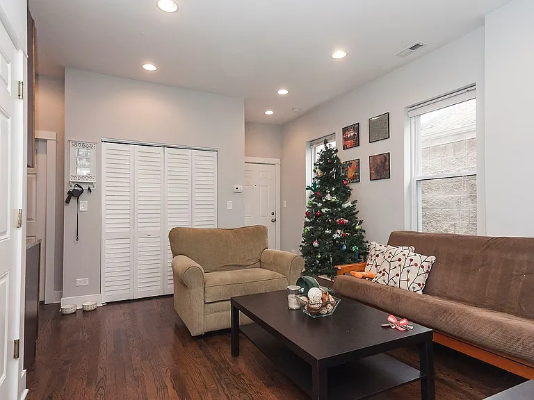 1338 W Huron St #3F — Photo 5