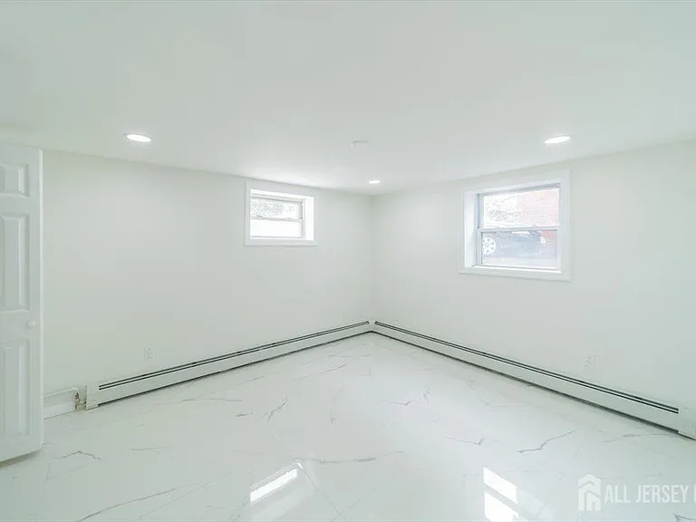 54 Bergen St #1 — Photo 21