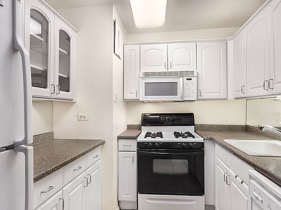 2nd image of 333 Pearl St APT 26J