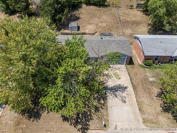 3rd image of 524 N Dawn Ln