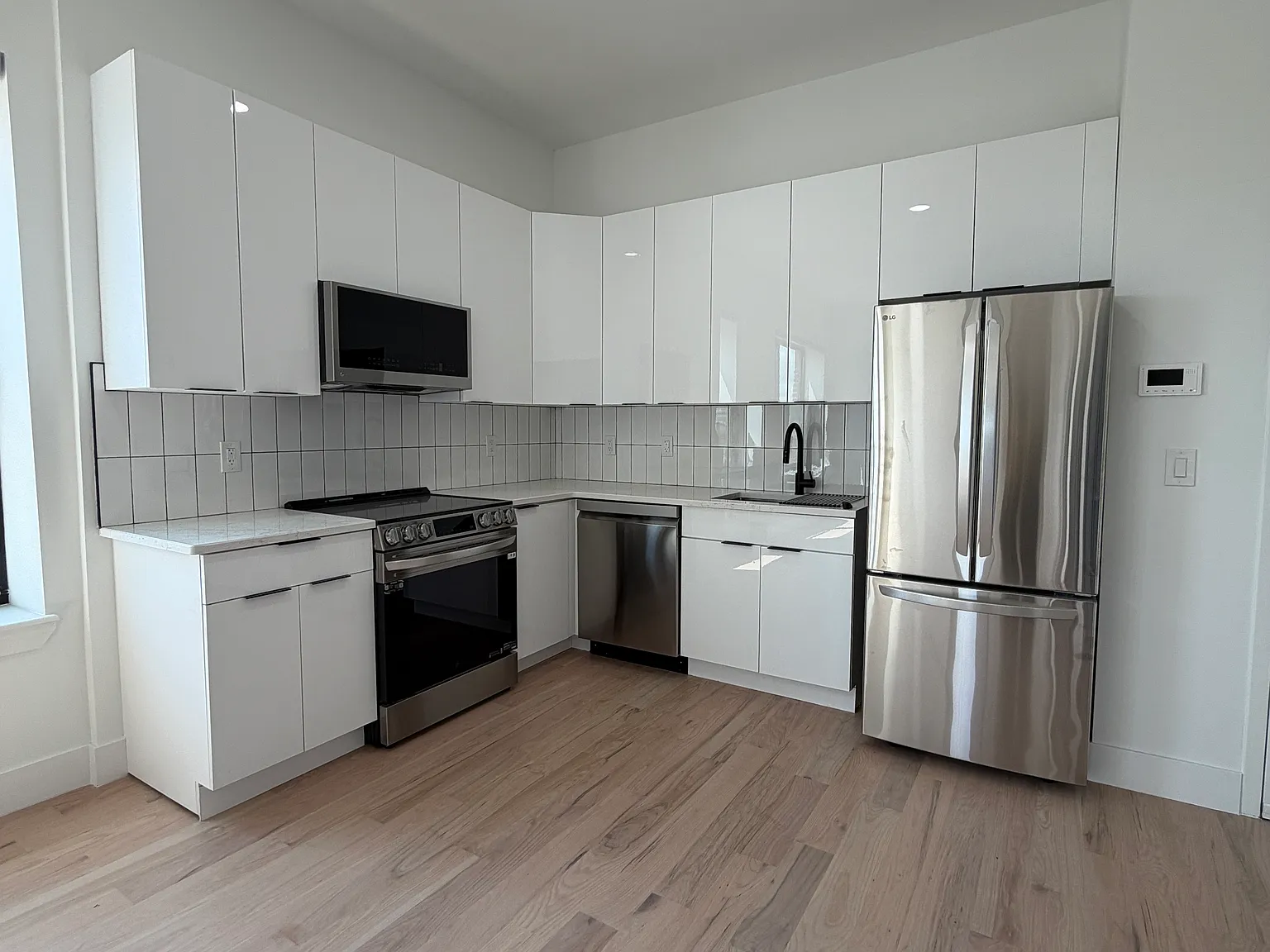 501 Central Ave — Photo 3