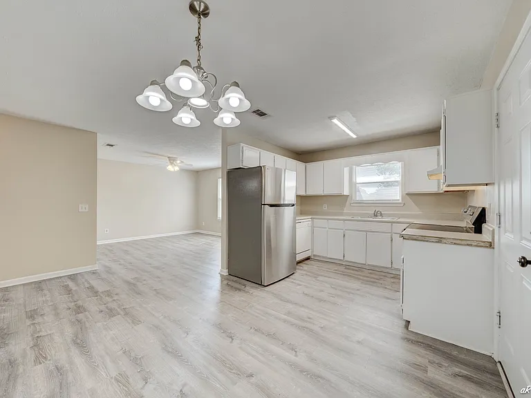 3722 Burnham Way — Photo 6