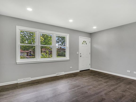 5th image of 2034 Hervey Ave