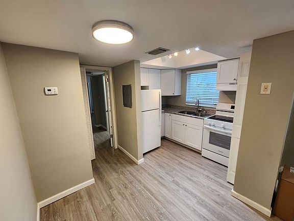 5th image of 701 1st St #705-3