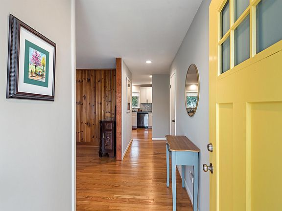 5th image of 3207 Mossdale Ave