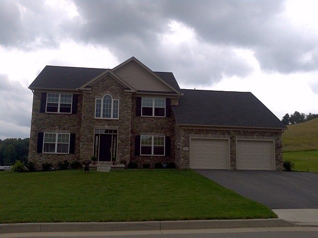 1st image of 21 Bancroft Ct