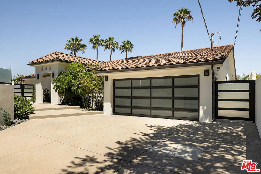 4 bed, 3.5 bath, 2887 sqft, $12,995 — Photo 1