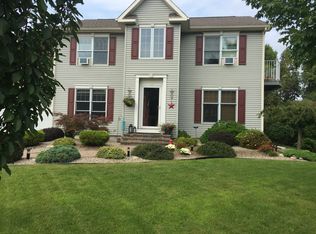 22 Mountain View Dr, Rouses Pt, NY 12979