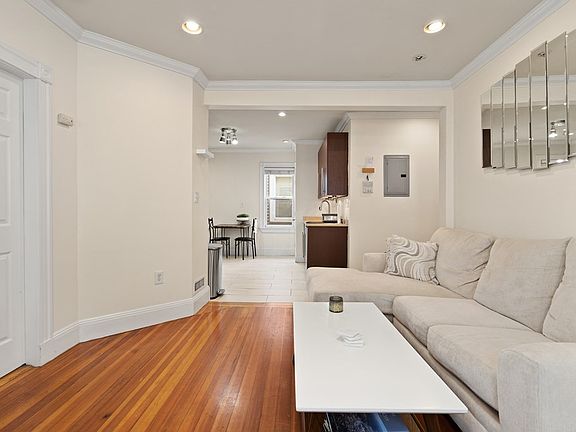 5th image of 12 Taft St #2