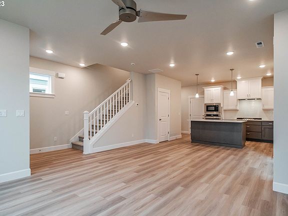 5th image of 3964 SE 83rd Ave