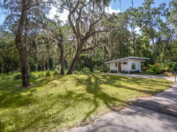 156 N Saint Johns St, Saint Augustine, FL 32084