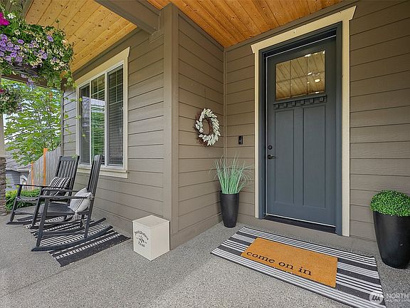 4th image of 19537 207th Street Ct E