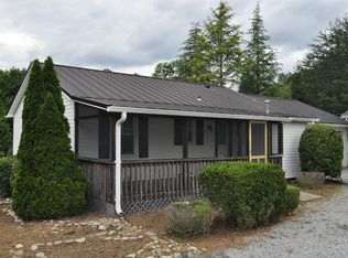 105 S Oakleaf Dr, Landrum, SC 29356