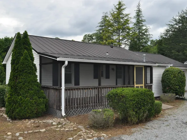 105 S Oakleaf Dr, Landrum, SC 29356