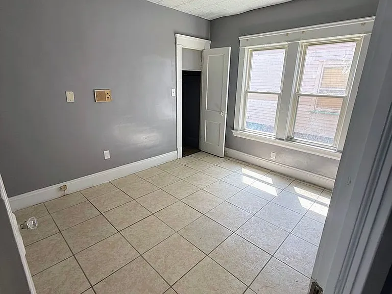 12521-12523 Locke Ave — Photo 7