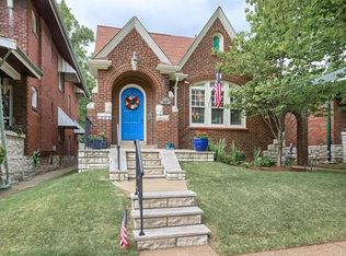 5455 Holly Hills Ave, Saint Louis, MO 63109