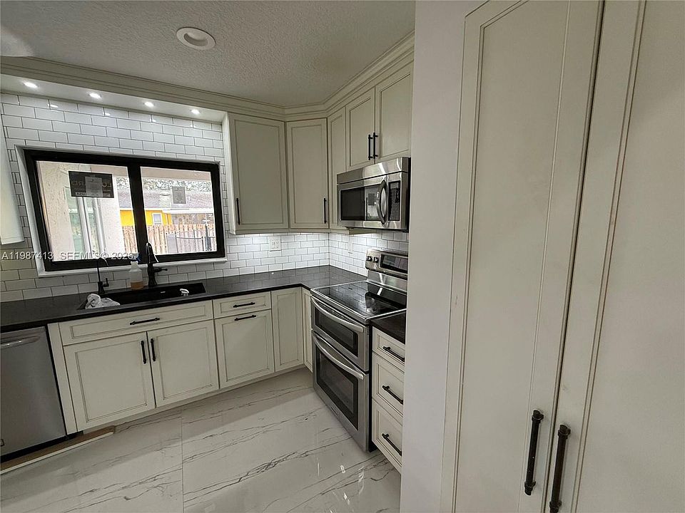 1st image of 11100 NW 21st St #0