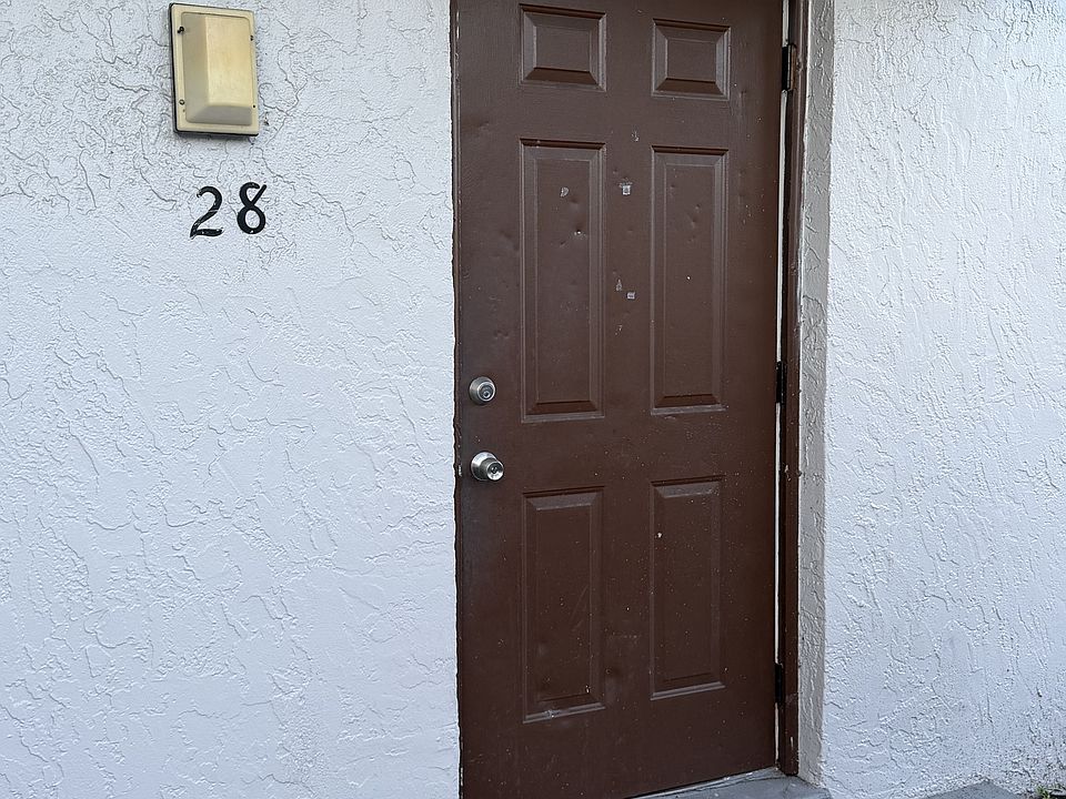 2nd image of 4212 Desoto Ave APT 28