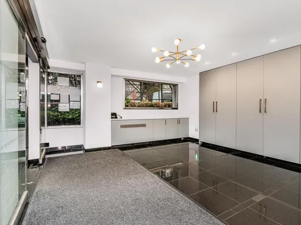 333 East 66th Street 12C image 8 of 9