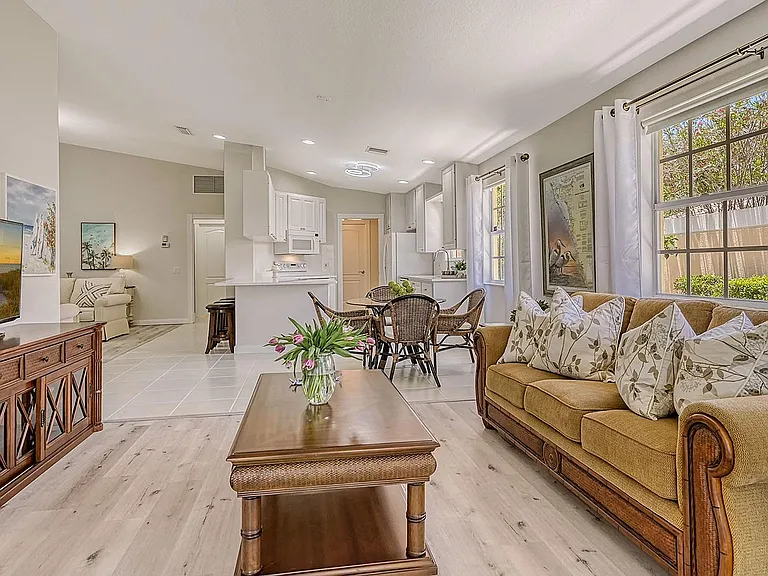 5852 Helicon Pl — Photo 16