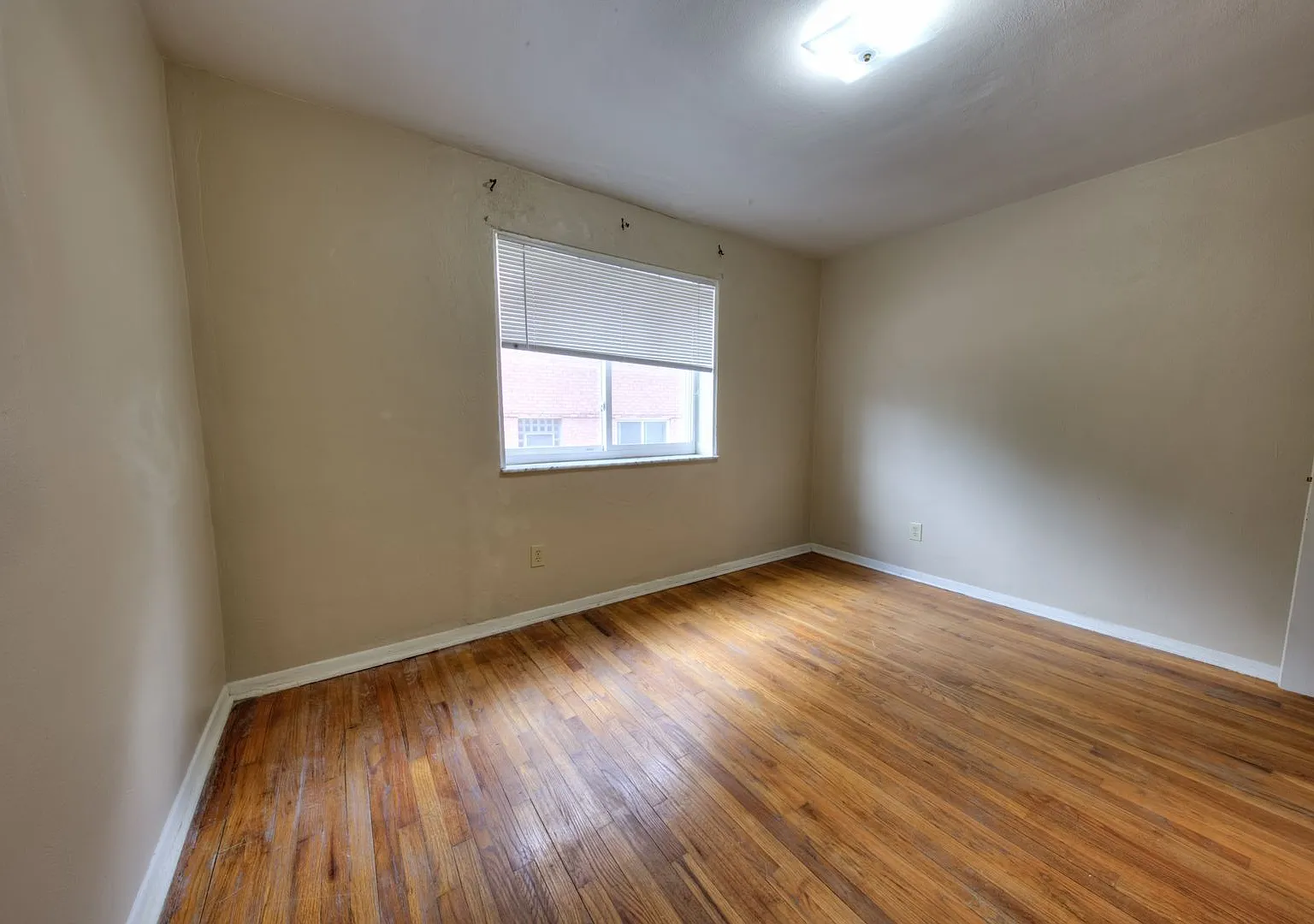 3508-10 Russell Boulevard — Photo 3