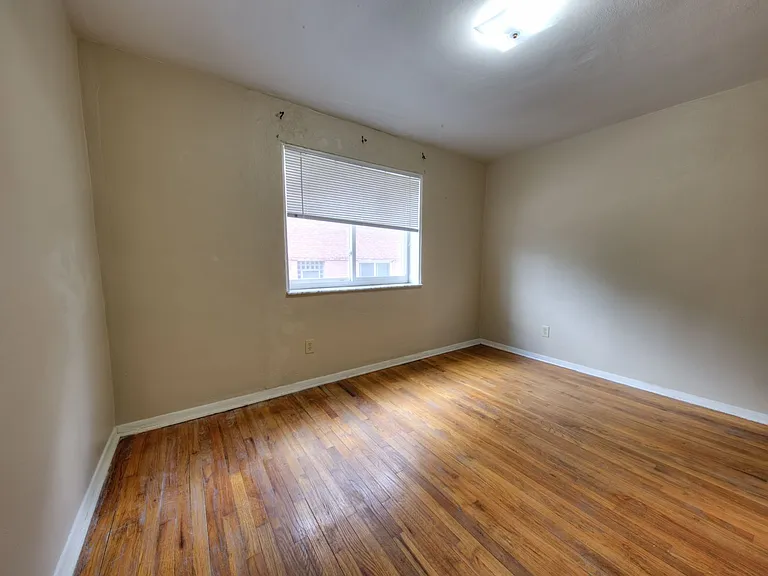 3508-10 Russell Ave — Photo 3