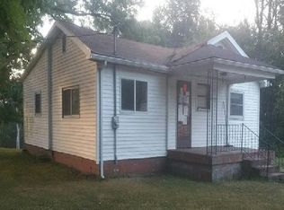 1369 Hillcrest Rd, Wellsville, OH 43968