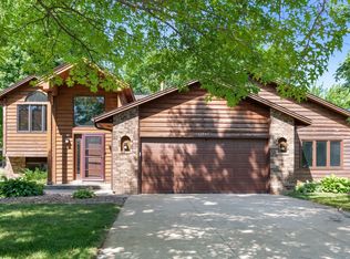 11607 Hillside Cir, Champlin, MN 55316