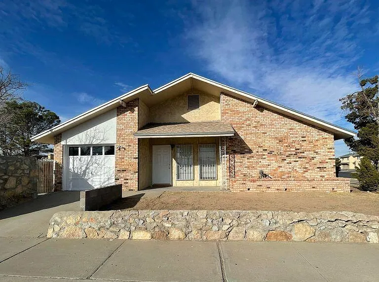 1901 Lee Elder Dr — Photo 1