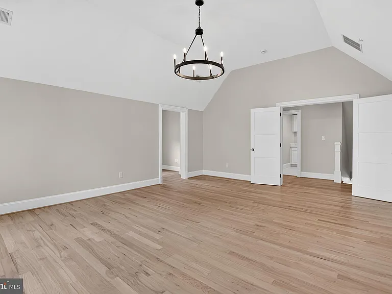 5718 Huntington Pkwy — Photo 47