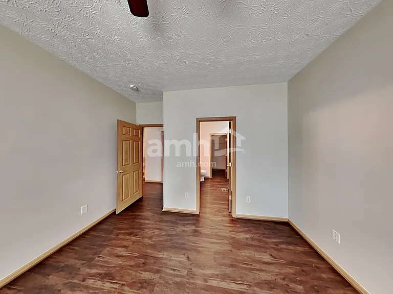 1468 E Quail Run Dr — Photo 10