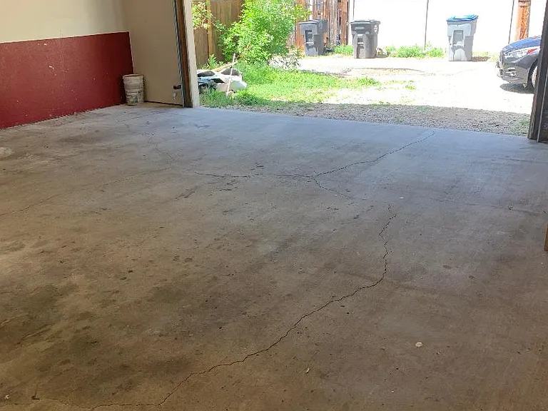 large garage, angle 2