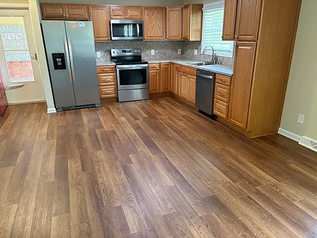 210 Sheraton Rd — Photo 6