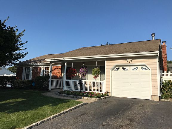 2nd image of 17 Sydney Ave