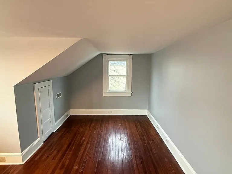 406 Robbins St — Photo 14