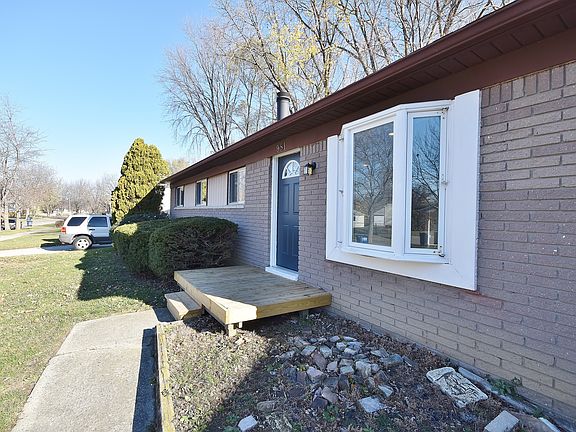 2nd image of 981 Barchester St