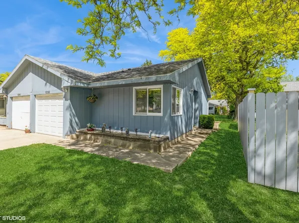 1214 Thomas Dr, Woodstock, IL 60098