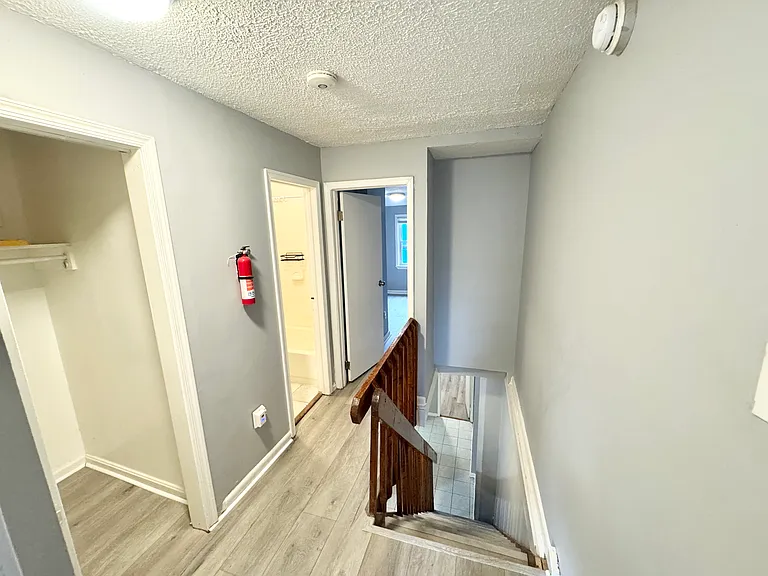 1537 A St SE — Photo 3