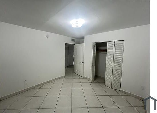 Building Photo 4