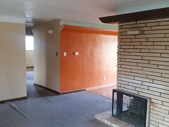 4th image of 19 Berkshire Dr